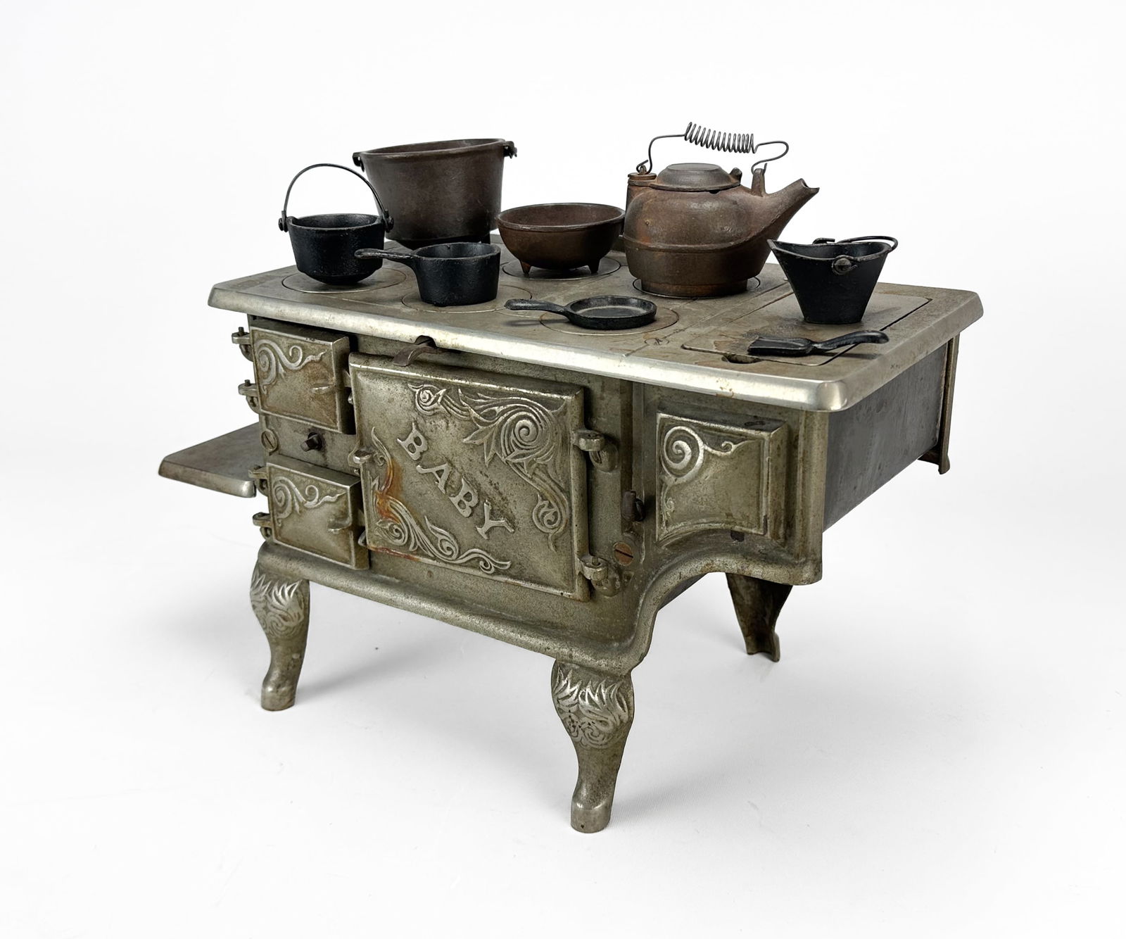 Antique American Cast Iron Salesman Sample Stove "Baby" w/Cookware (1 of 6)