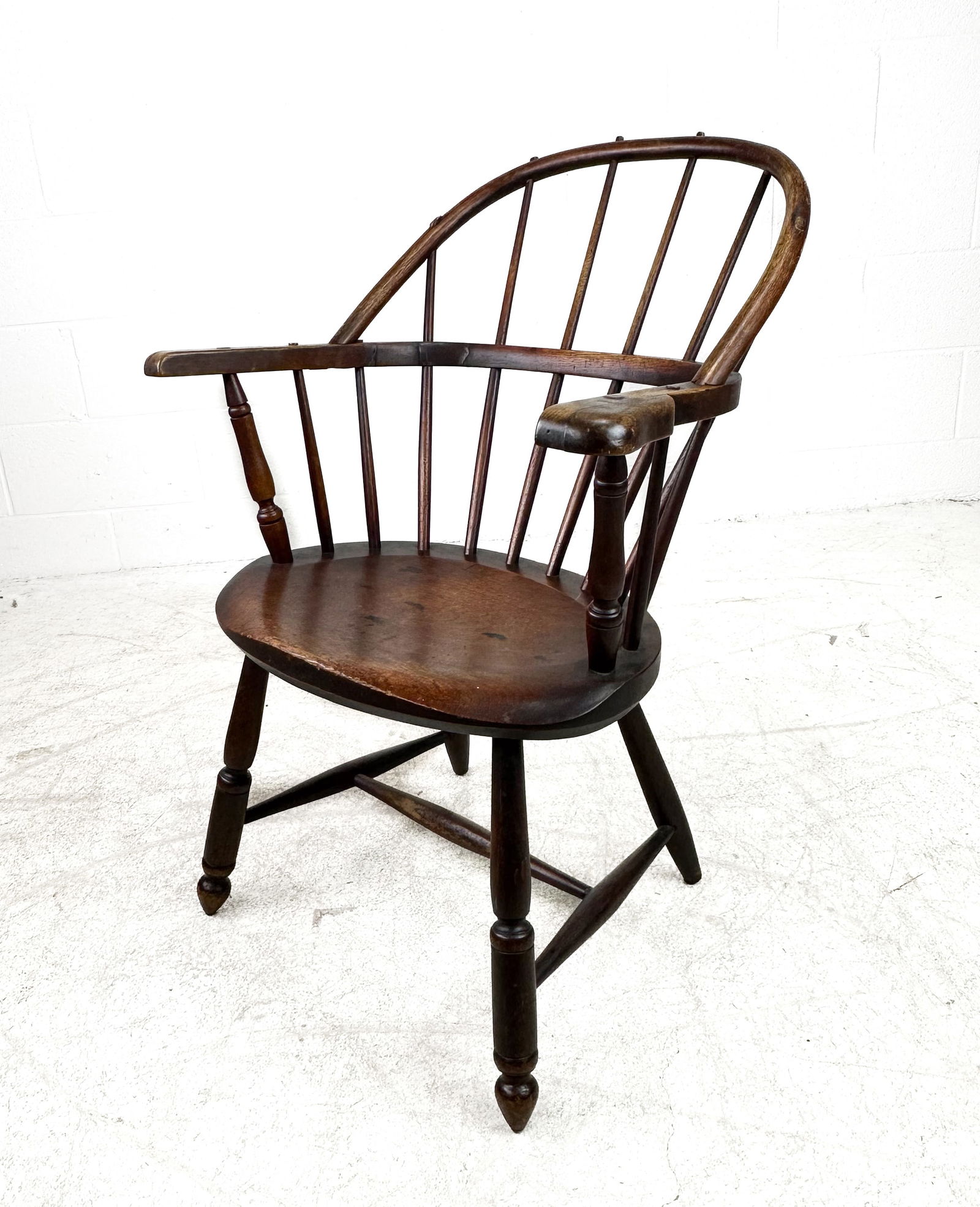 Antique 18thC American Carved Wood Sack-Back Windsor Armchair (1 of 10)