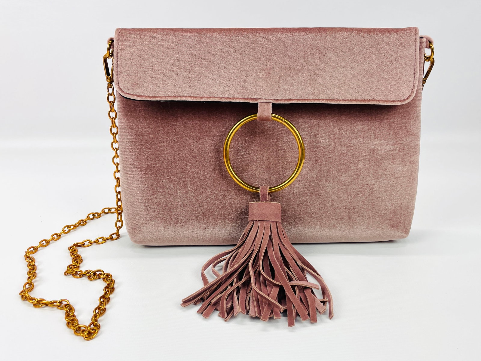 STREET LEVEL Chestnut Textured Velvet Clutch with Tassel and Gold Chain Strap: Preowned, excellent condition Shipping: We do not provide in-house shipping or packing. Please reach out to one of our preferred shippers for a quote: Donald Camden UPS Store #4608 store4608@theupssto