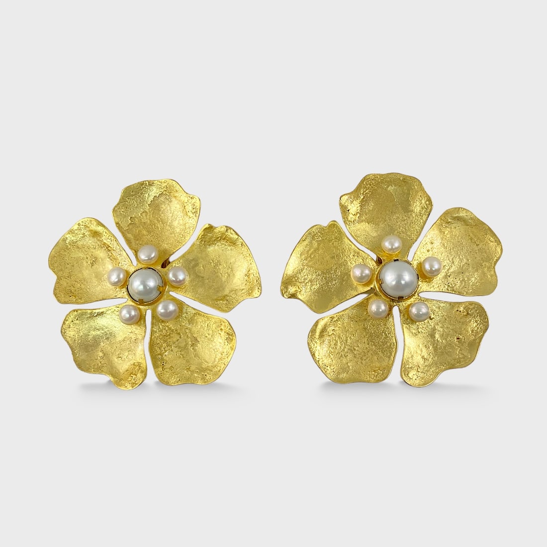 Vintage Gold Tone & Pearl Clip On Flower Earrings: Approx. 2 5/8" Shipping: We do not provide in-house shipping or packing. Please reach out to one of our preferred shippers for a quote: Donald Camden UPS Store #4608 store4608@theupsstore.com - 703-56