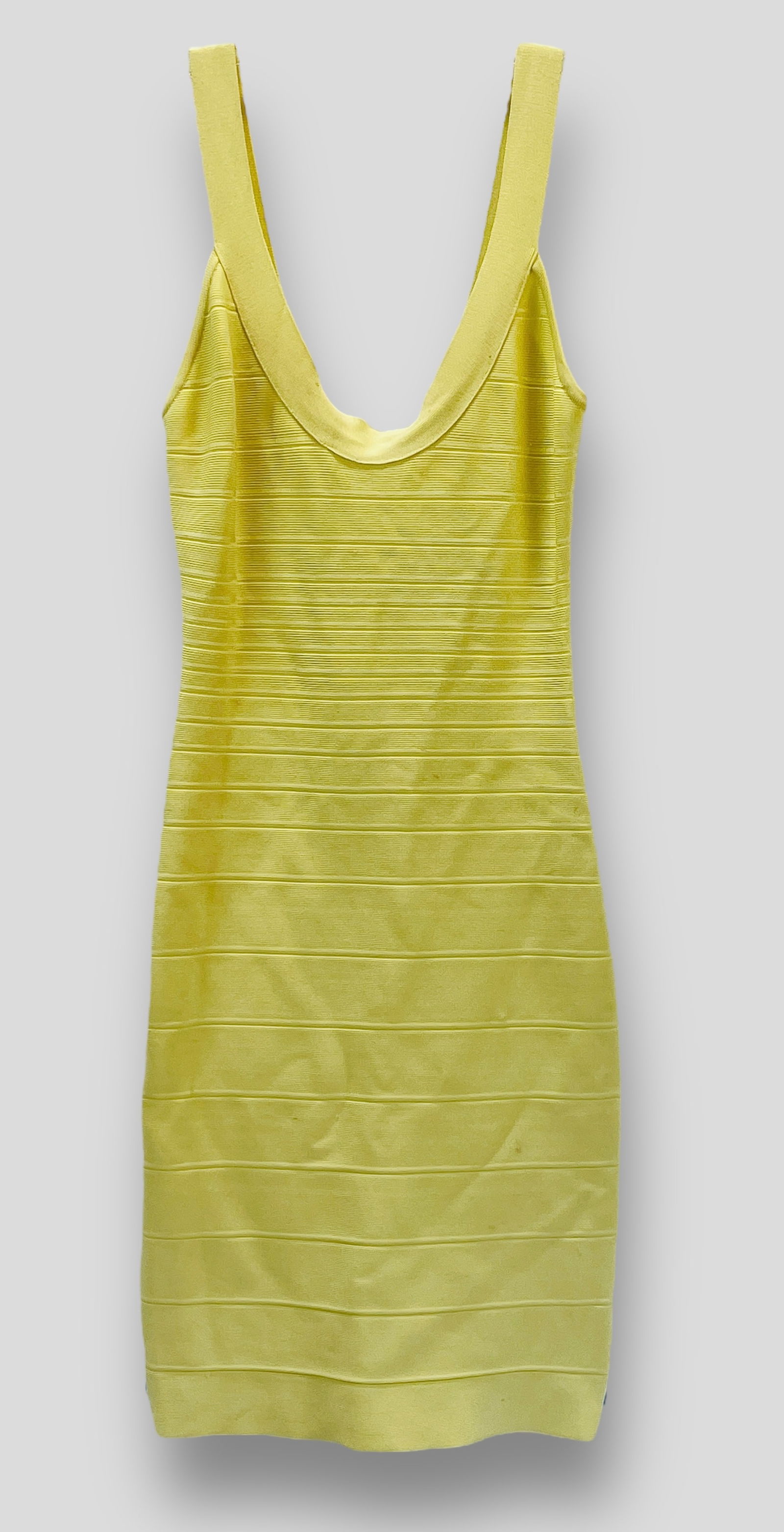 HERVE' LEGER Vintage 90's Starlet, Pale Yellow Bandage Dress. Sz Medium: Presenting a small spots. See Pics. Shipping: We do not provide in-house shipping or packing. Please reach out to one of our preferred shippers for a quote: Donald Camden UPS Store #4608 store4608@the