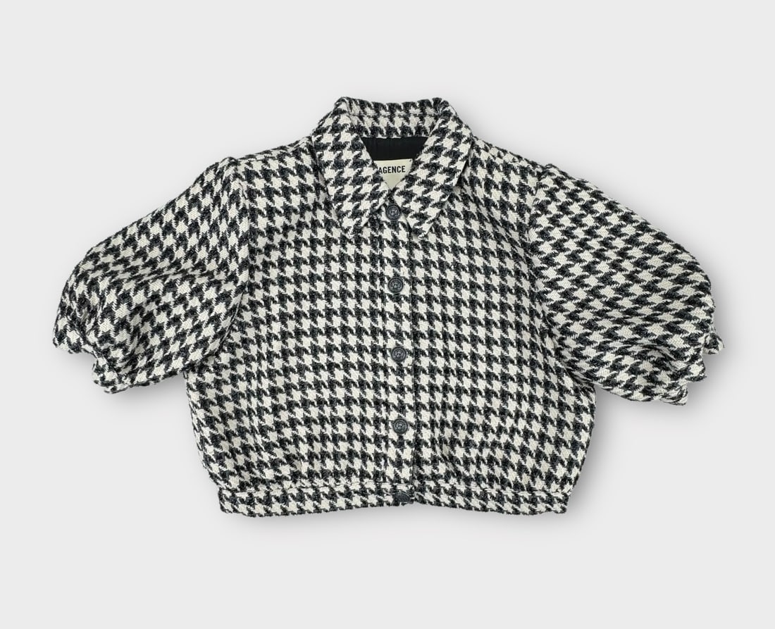 L'AGENCE Houndstooth Cropped Puff Sleeve Jacket with Black Metallic Details. Sz 12: Shipping: We do not provide in-house shipping or packing. Please reach out to one of our preferred shippers for a quote: Donald Camden UPS Store #4608 store4608@theupsstore.com - 703-569-8802 Navis Pa