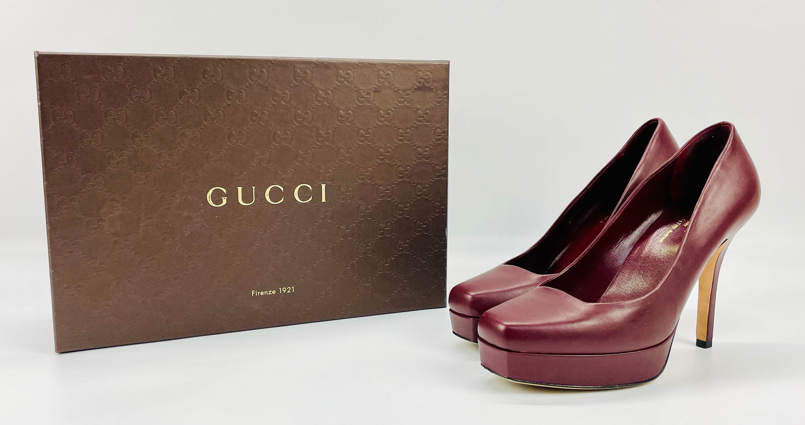 GUCCI Nappa Charlotte Scarlatto Platform Stiletto Pumps. Size 36: Preowned, great condition, outsoles have some wear. Shipping: We do not provide in-house shipping or packing. Please reach out to one of our preferred shippers for a quote: Donald Camden UPS Store #46