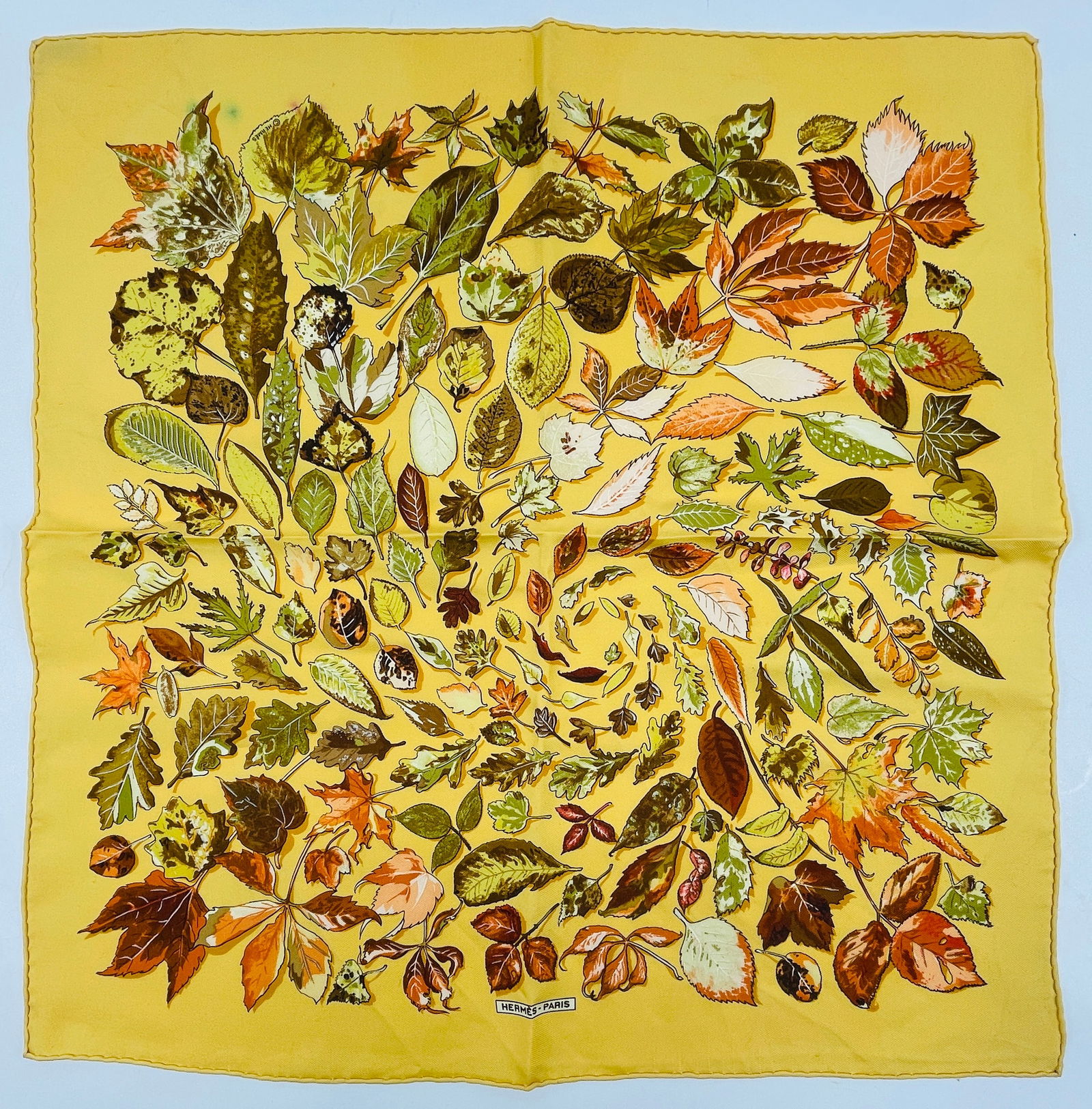 HERMES-PARIS Vintage Small Scarf Autumn Leaves: Shipping: We do not provide in-house shipping or packing. Please reach out to one of our preferred shippers for a quote: Donald Camden UPS Store #4608 store4608@theupsstore.com - 703-569-8802 Navis Pa