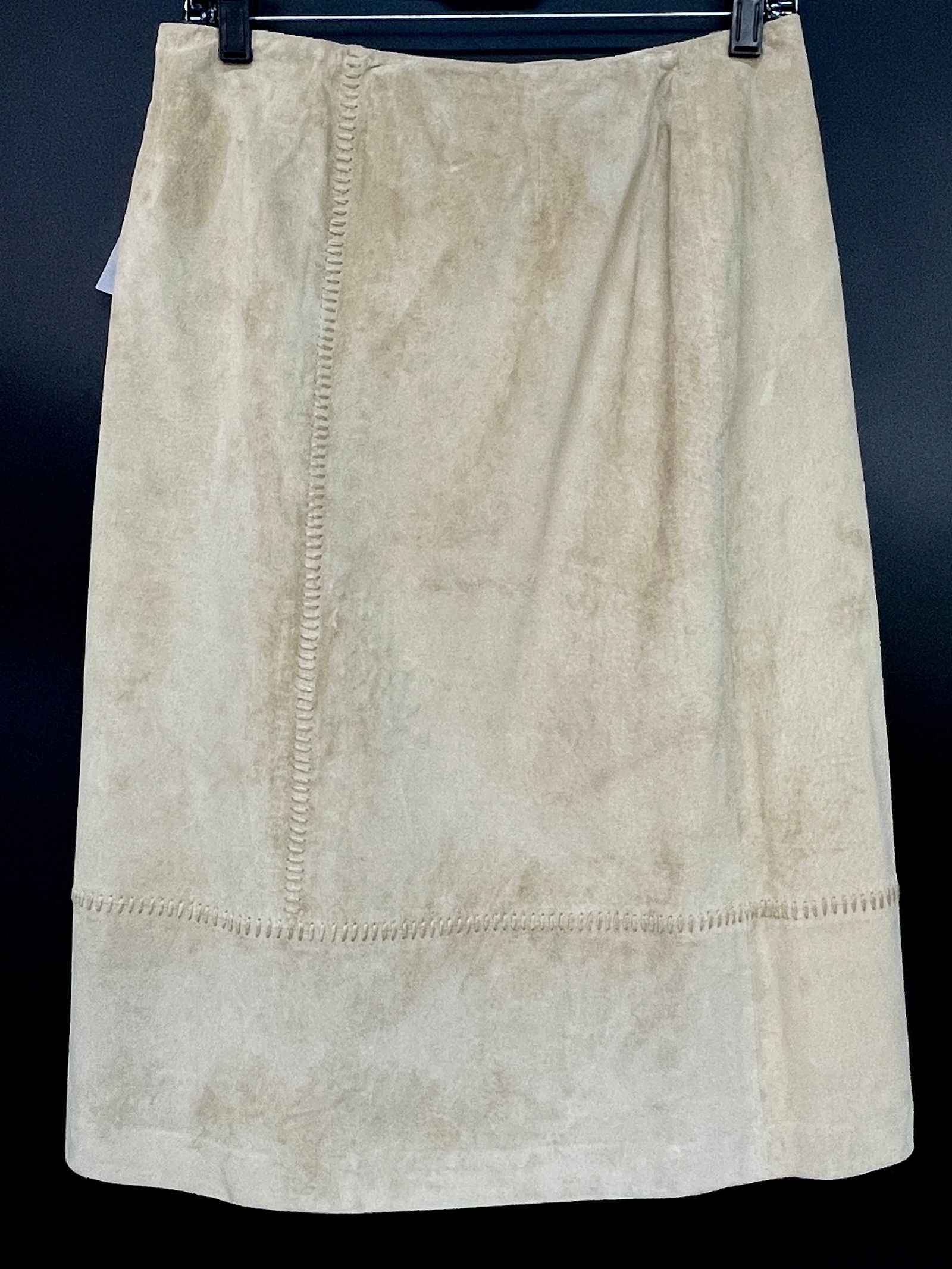 ANNE KLEIN Creamy Beige Genuine Suede Leather Pencil Skirt: Measurements shoulders 25, Length 26