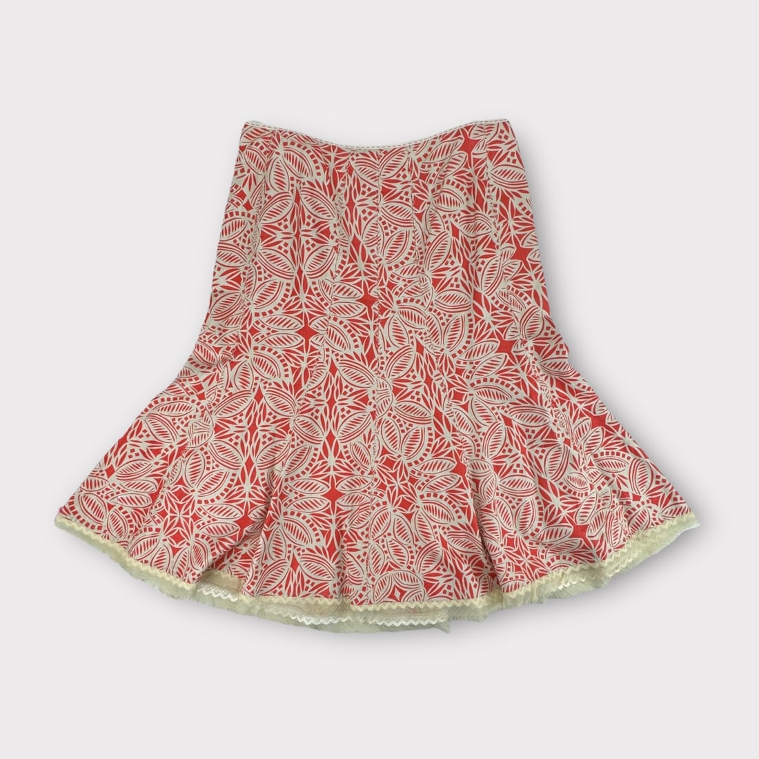 Vintage DIZZY LIZZIE Natural/Coral Print Linen Skirt with Flared Bottom and Raw Edge Hemline. Size: Shipping: We do not provide in-house shipping or packing. Please reach out to one of our preferred shippers for a quote: Donald Camden UPS Store #4608 store4608@theupsstore.com - 703-569-8802 Navis Pa