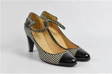 CHANEL Black And White Stripe Monogram Mary Jane Pumps Size 40.5 (1 of 11)