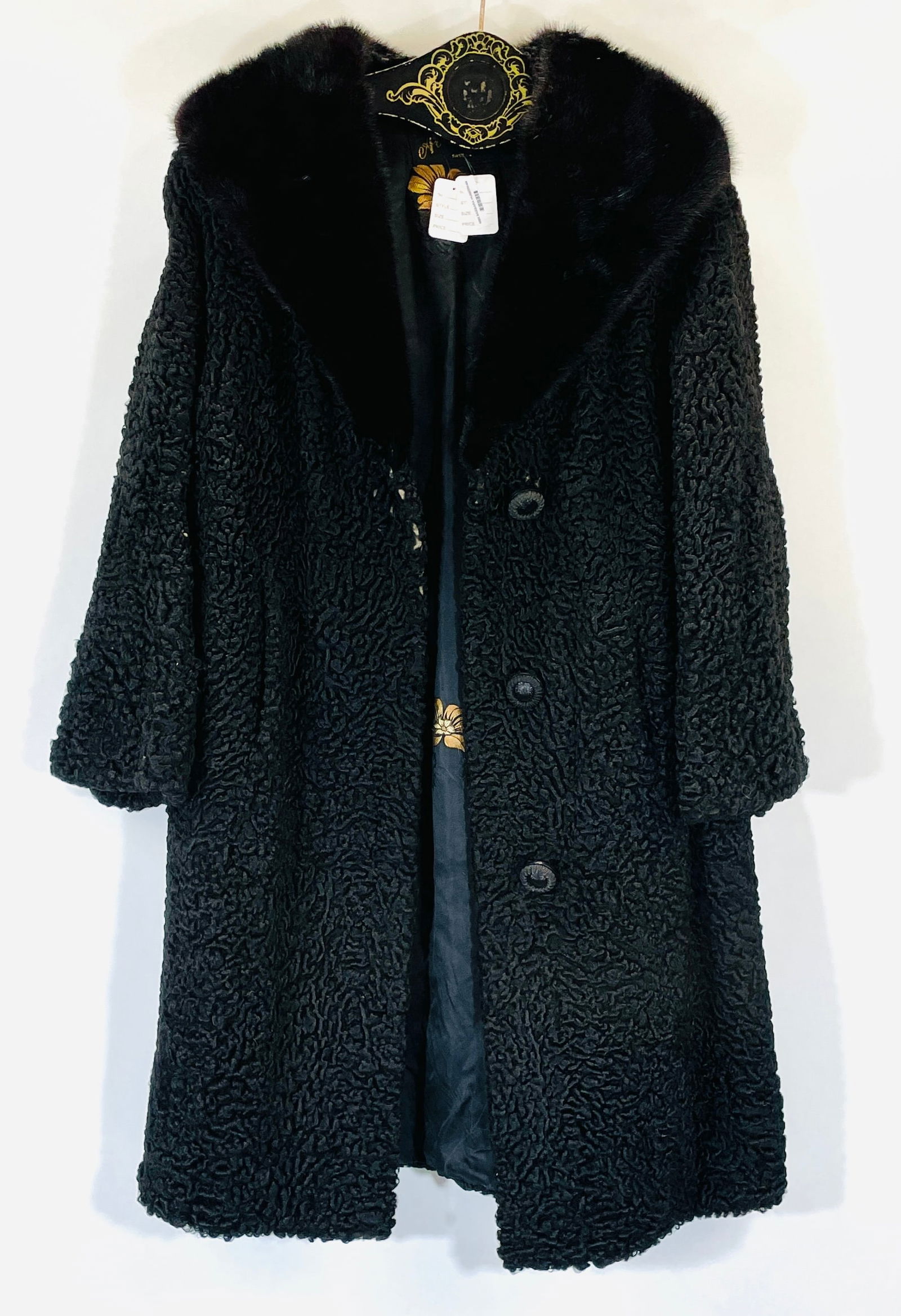 ABRAM FURS Persian Lamb & Mink Coat, Black: Small Rip On Shoulder, And Some Wear To The Front. See Pics. Measurements Shoulders 19, Length 40