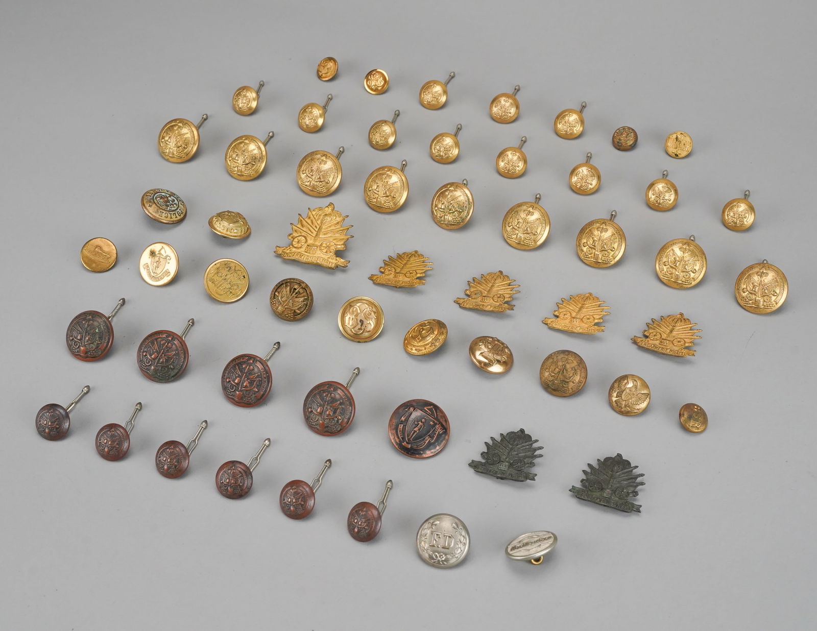 Good Assortment Pre and Post USA and Haitian WWI Military Insignia and Coat Buttons (1 of 11)