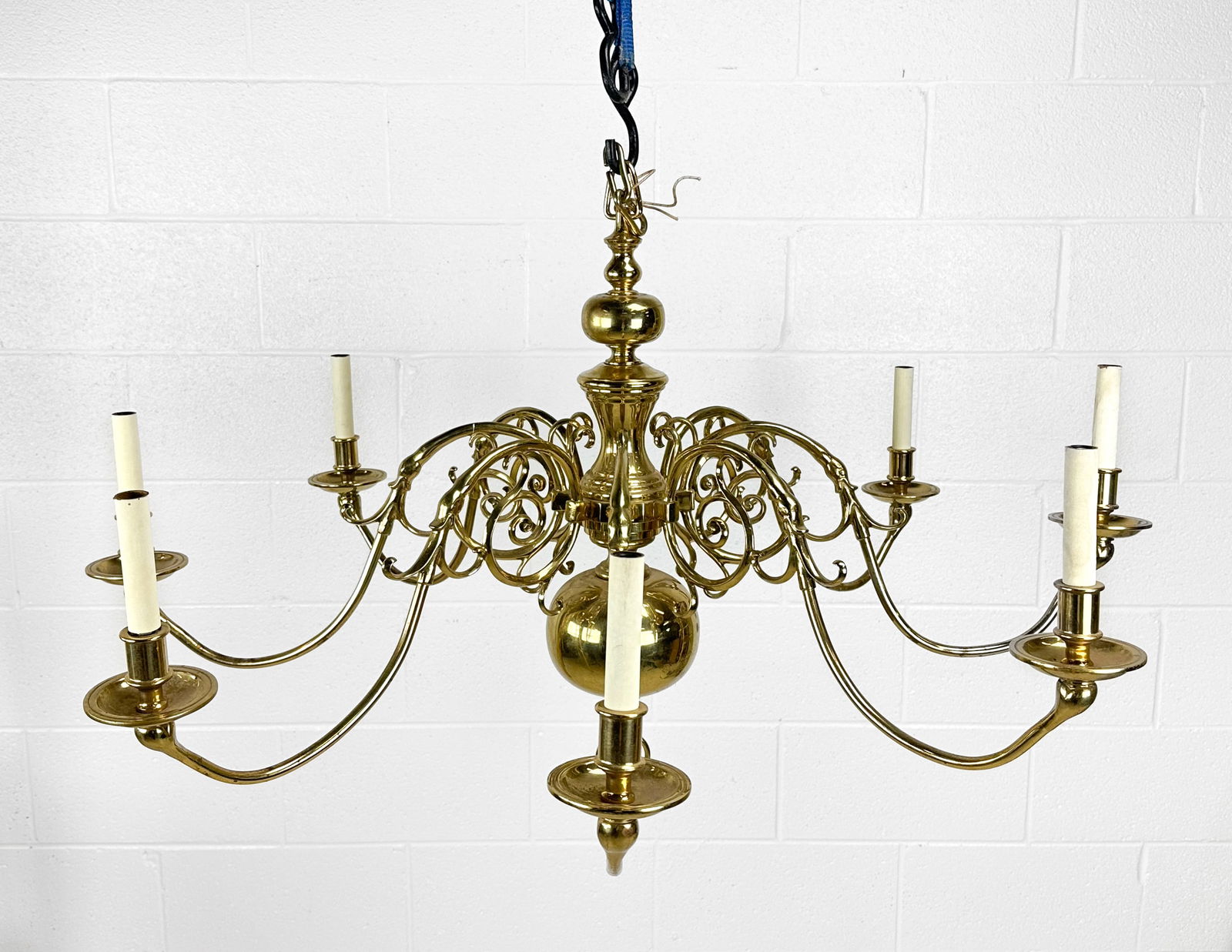 Virginia Metalcrafters Colonial Williamsburg Solid Brass Eight Arm Chandelier (1 of 8)