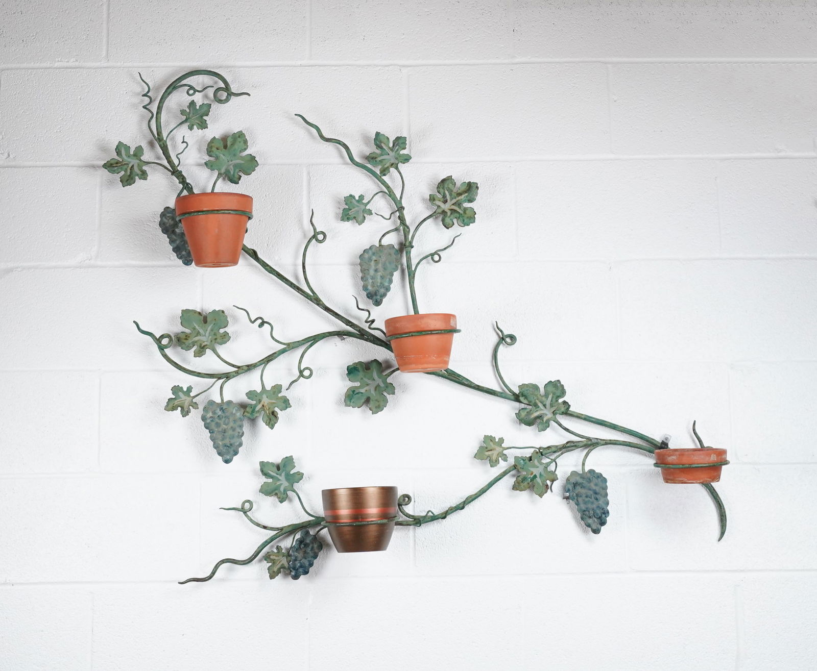 Salterini Italian Wrought Iron Paint Decorated Wall Plant Holder Grapes Vines and Leaves (1 of 6)