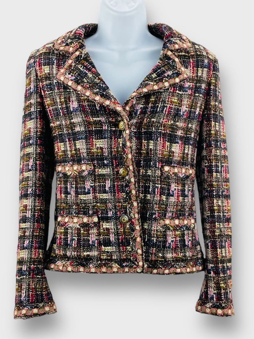 CHANEL Vintage Tweed Multicolor Blazer/Jacket Size 38.  Wool, Silk, Cotton Blend Tweed. Silk Lining. (1 of 6)