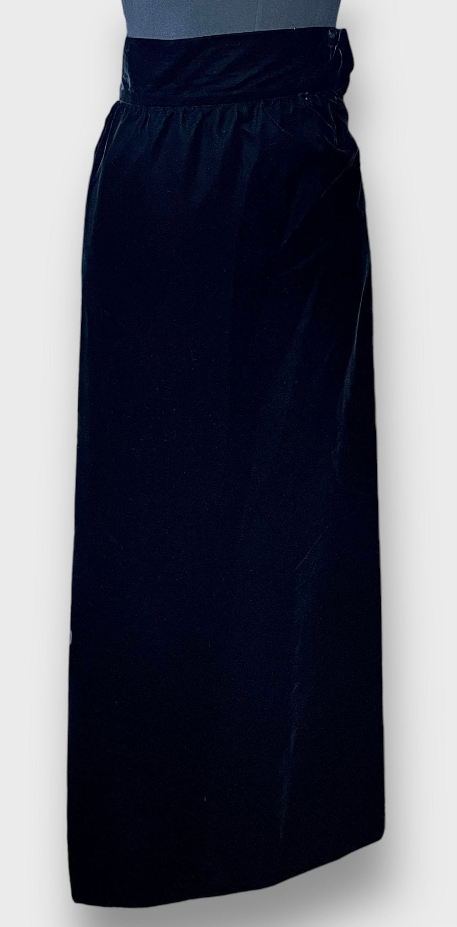 SAINT LAURENT Black Velvet with Synthetic Lining Maxi Skirt Size 34: Good, preowned condition. Size 34.