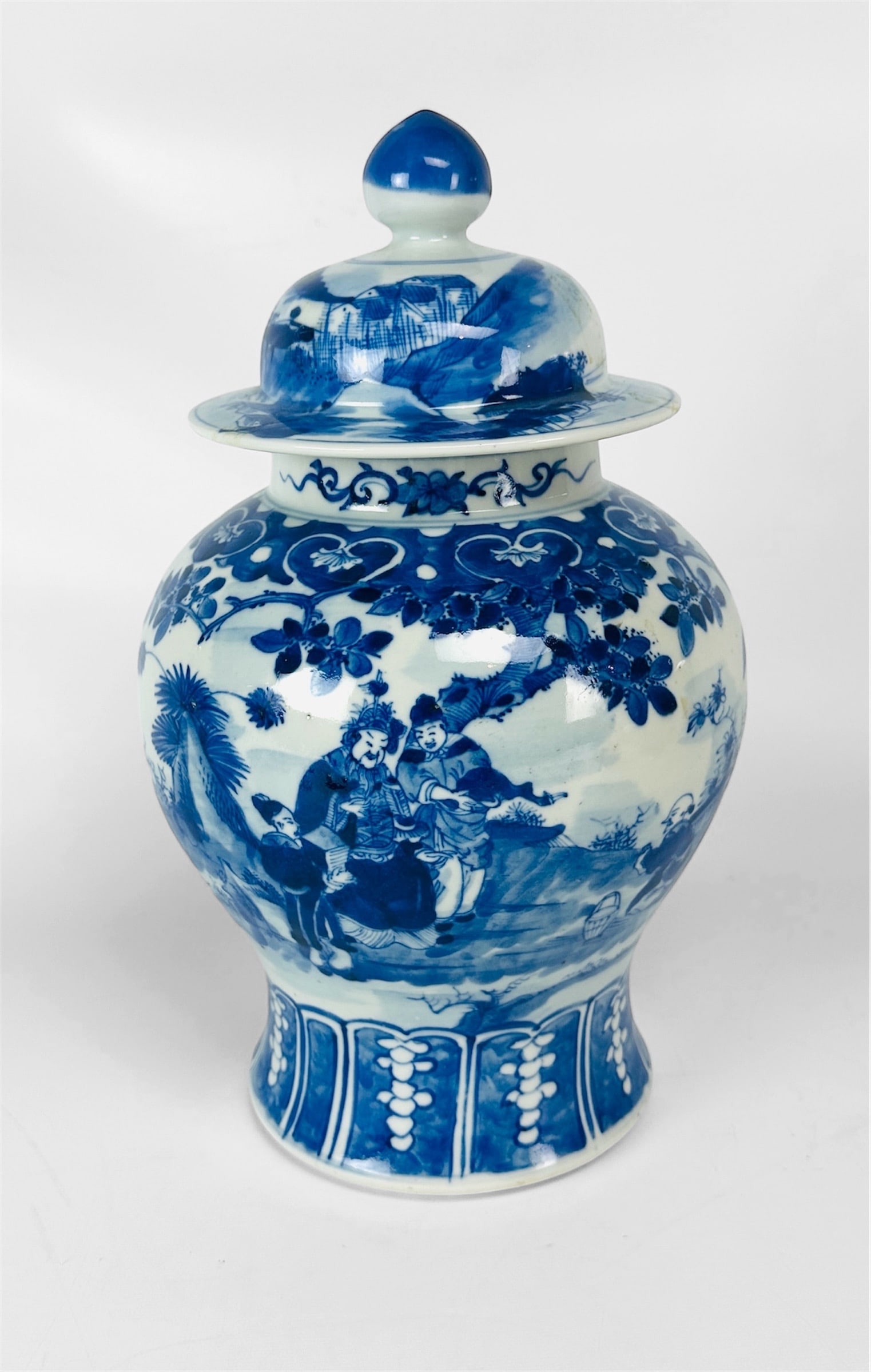 Vintage 20thC Japanese Hand Painted Blue & White Porcelain Ginger Jar: Vintage 20thC Japanese Hand Painted Blue & White Porcelain Ginger Jar. Good age-appropriate condition.