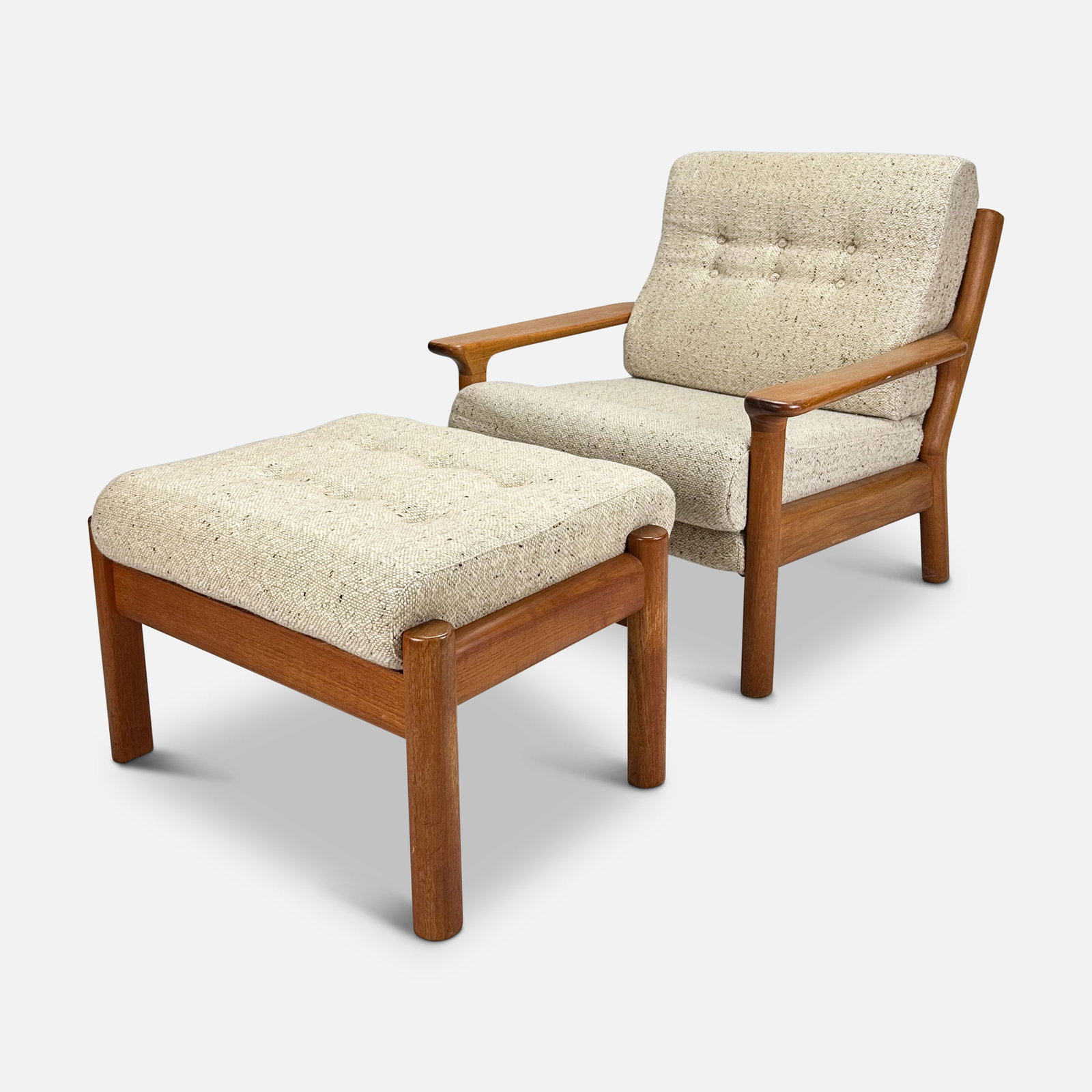Glostrup Mobelfabrik Danish Modern Teak Lounge Chair and Ottoman: Glostrup Mobelfabrik Danish Modern Teak Lounge Chair and Ottoman. Approx. seat H: 17" for chair and ottoman. Ottoman measures approx. 17" x 27 1/4" x 22". We do not provide in-house shipping! Please r