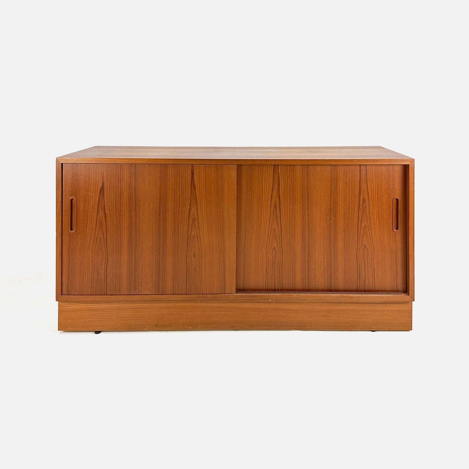 Poul Hundevad Danish Modern Teak Buffet Credenza (1 of 10)