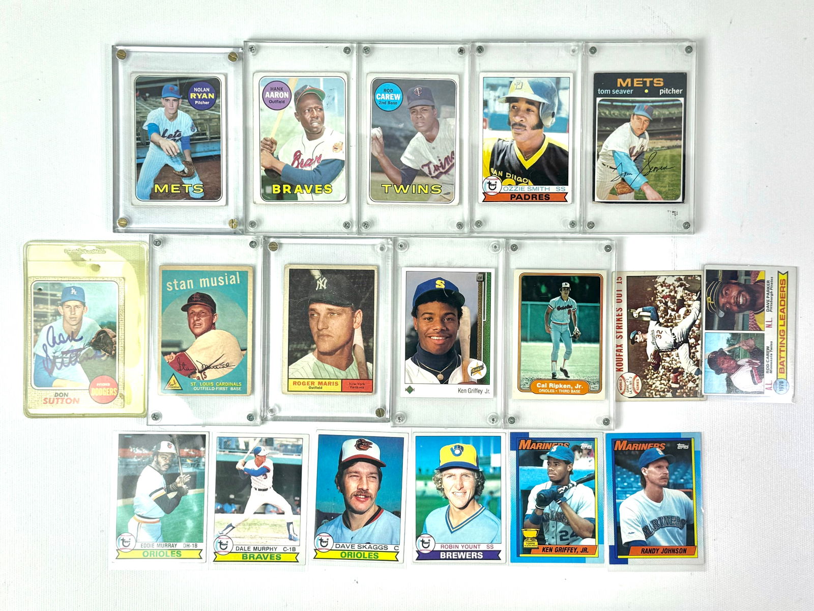 Vintage 60s & 70s Topps Baseball Card Collection With 69 Nolan Ryan, 69 Hank Aaron, 61 Roger Maris, (1 of 7)
