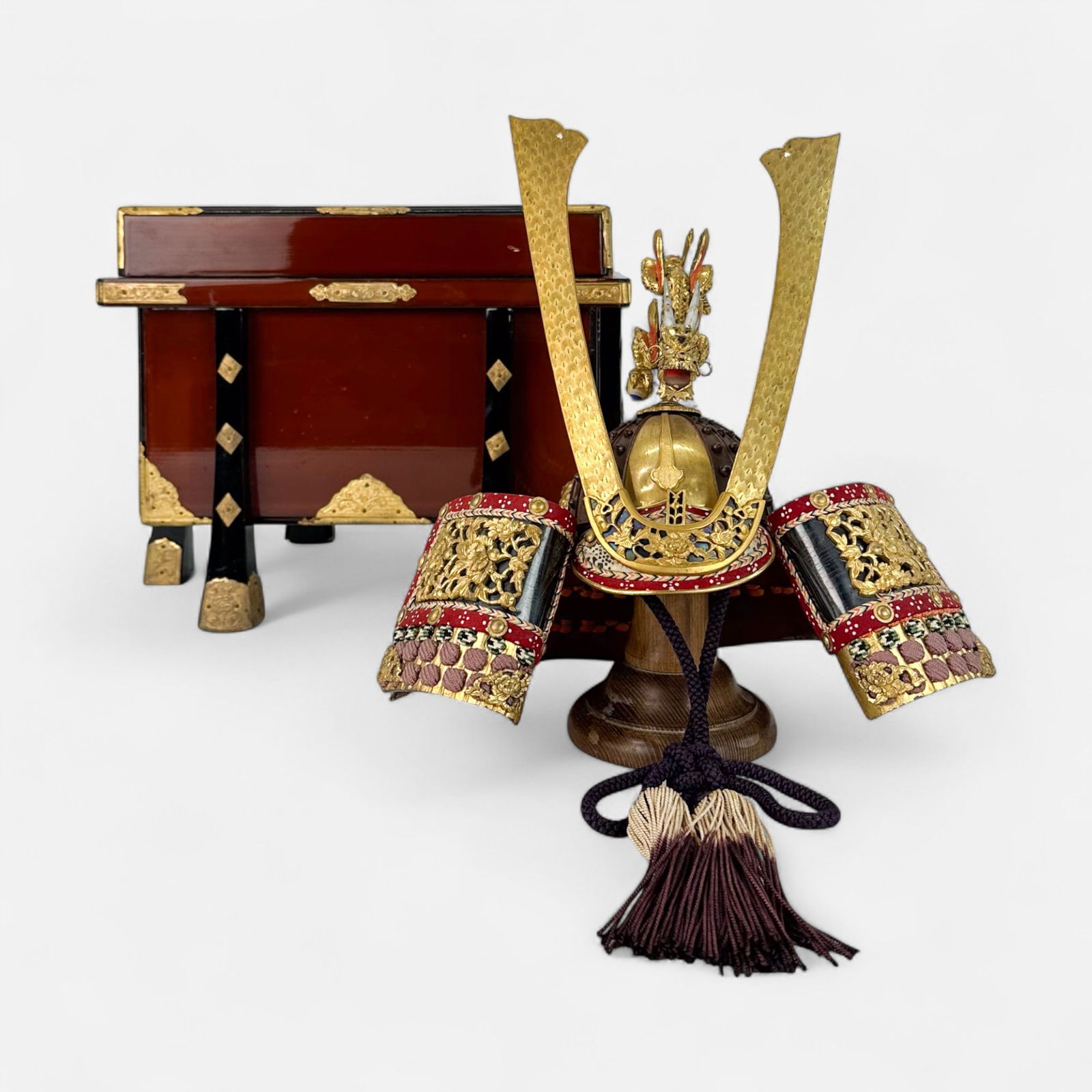 Japanese Samurai Kabuto Helmet Model w/Box (1 of 11)