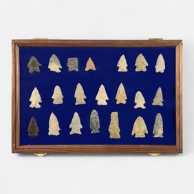 Native American Woodland Indian Stone Point Arrowhead Collection in Case #1