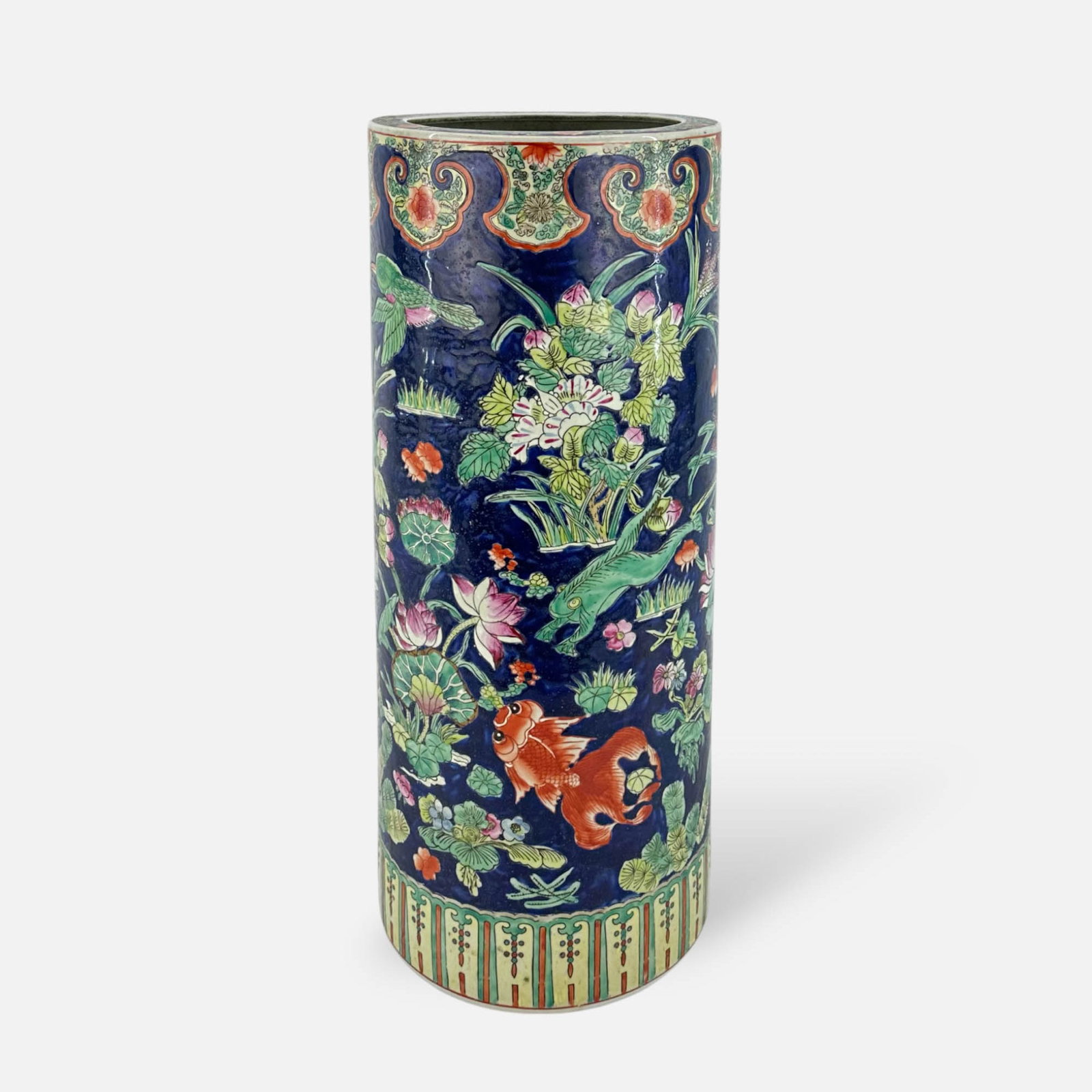 Antique Chinese Famille Rose Porcelain Umbrella Stand: Good age-appropriate condition as shown, with minor surface scratches and shown kiss (see final photo). Free from any chips, cracks, or repairs.