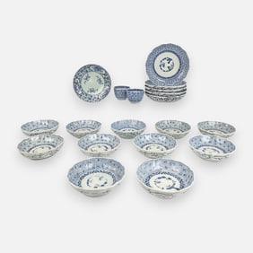 Large Group of Antique Japanese Imari Arita Porcelain Bowls and Plates