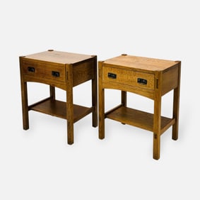 Pair Contemporary Stickley Arts & Crafts Mission Oak One-Drawer Nightstands Side Tables