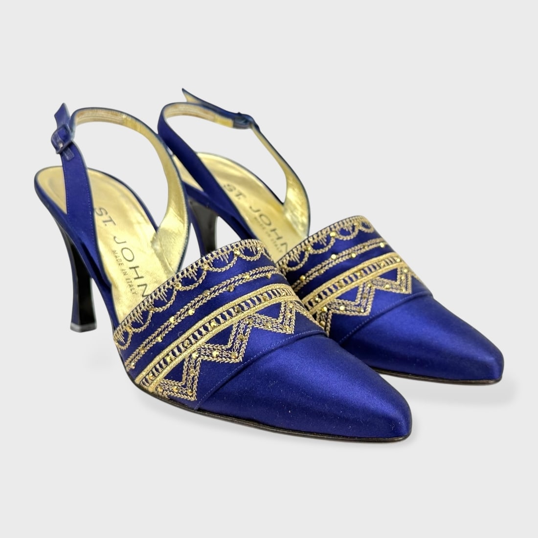 St. John Size 7 Zola Ultraviolet Linea 85 Heels: Deep Blue Satin Upper w/ Gold Embroidered Trim,: We do not provide in-house shipping! We have a partnership with our local UPS Store which offers a simple pack and ship process, please see contact information below: Donald Camden UPS #4608 - store46
