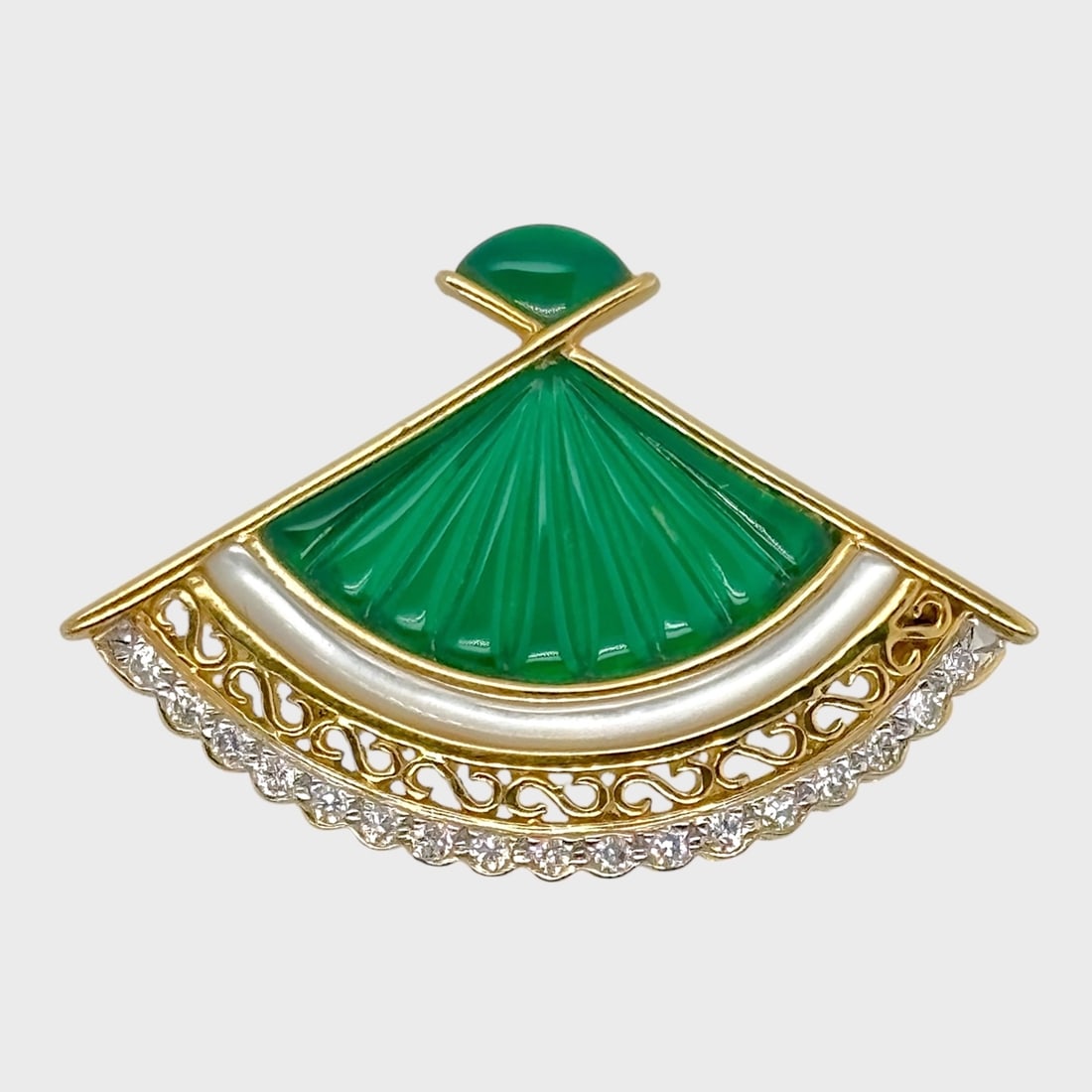 Fine 18K Yellow Gold Green Molded Glass Mother of Pearl & Diamond Fan Pendant Brooch: Marked 18K & 750. 17 total diamonds. SWeighs approx. 5.5 grams. Measures approx. 3/4" x 1 1/8". We do not provide in-house shipping! We have a partnership with our local UPS Store which offers a simpl