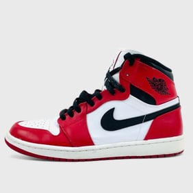 Air Jordan 1 Retro Chicago Size 10.5 w/ White, Red, And Black Leather w/ Clear Storage Bin