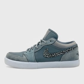 Nike Air Jordan Retro V.1 Low Cool Gray Elephant Print Size 10 w/ Clear Storage Bin