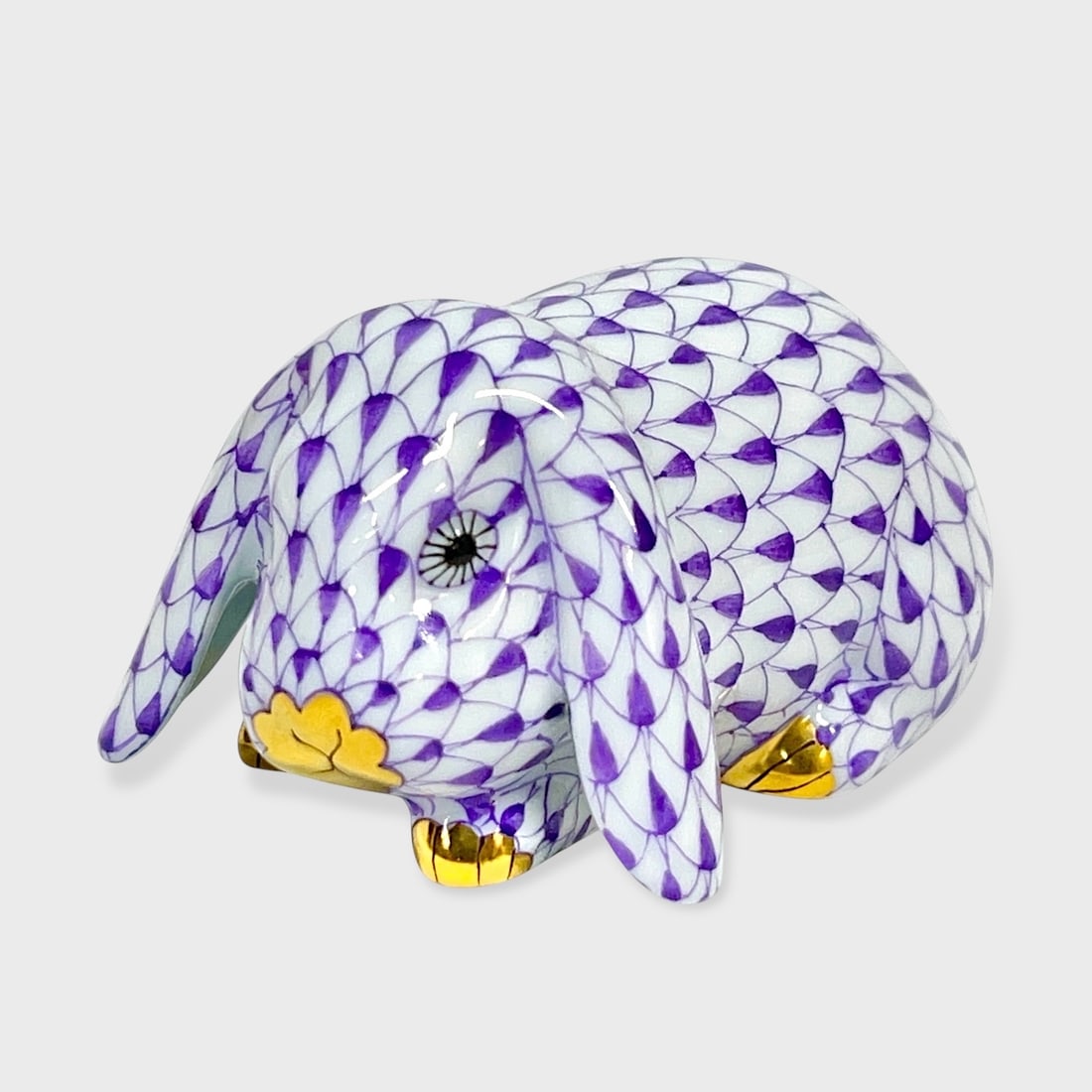 Fine HEREND Lop Ear Bunny Purple Fishnet Porcelain Figurine 15510-0-0-00/VHLM (1 of 6)