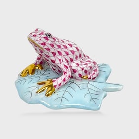 Fine HEREND Fishnet Frog On Lily Pad Porcelain Figurine 5355-0-00/VHP