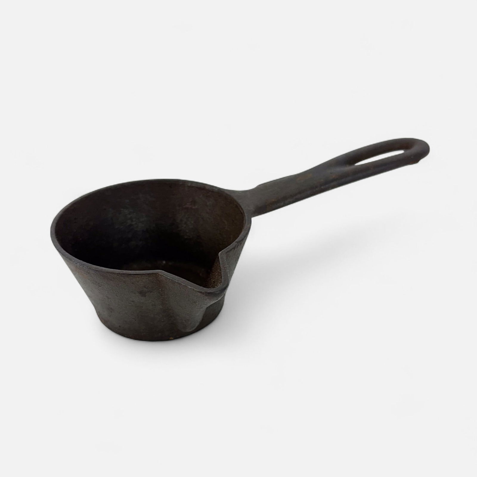 Antique Griswold Cast Iron Wax Ladle Pan Cup: Marked "Erie" 964 to base. Simple integrated shipping with LiveAuctioneers LiveShipping is now available. Bidders may still arrange their own shipping which may be more economical, please reach out to