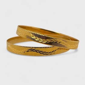 Two 22K Yellow Gold Bangle Bracelets Bright Cut