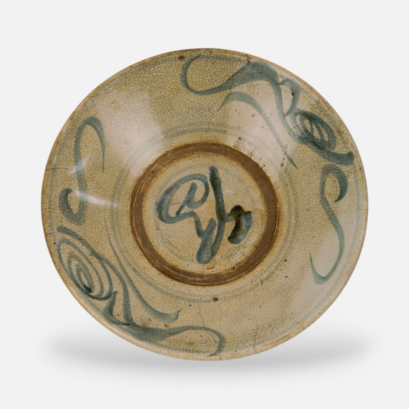 Antique Chinese Ming Polychrome Swatow Porcelain/Pottery Bowl: Good overall condition with age-appropriate wear and discoloration. For shipping, we highly recommend Donald Camden at UPS Store 4608. Alternatively, reach out to one of our preferred shippers listed 