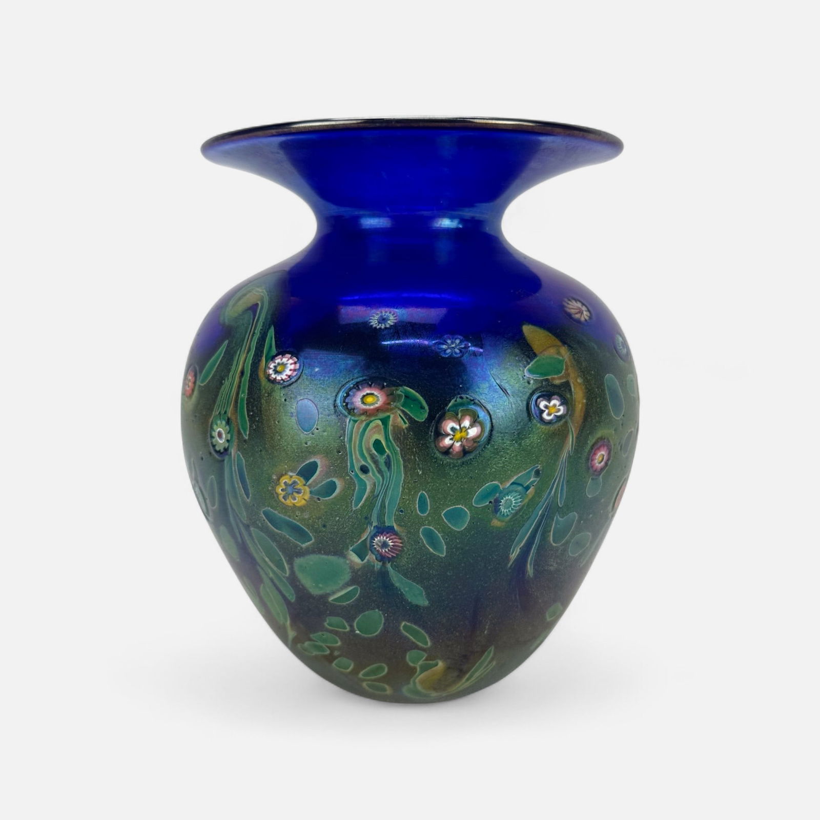 Hanson & Kastles Monet Iridescent Murini Flowers Art Glass Vase: Signed and dated 2013 to base as shown. Very good with no chips, cracks, or repairs.For shipping, we highly recommend Donald Camden at UPS Store 4608. Alternatively, reach out to one of our preferred