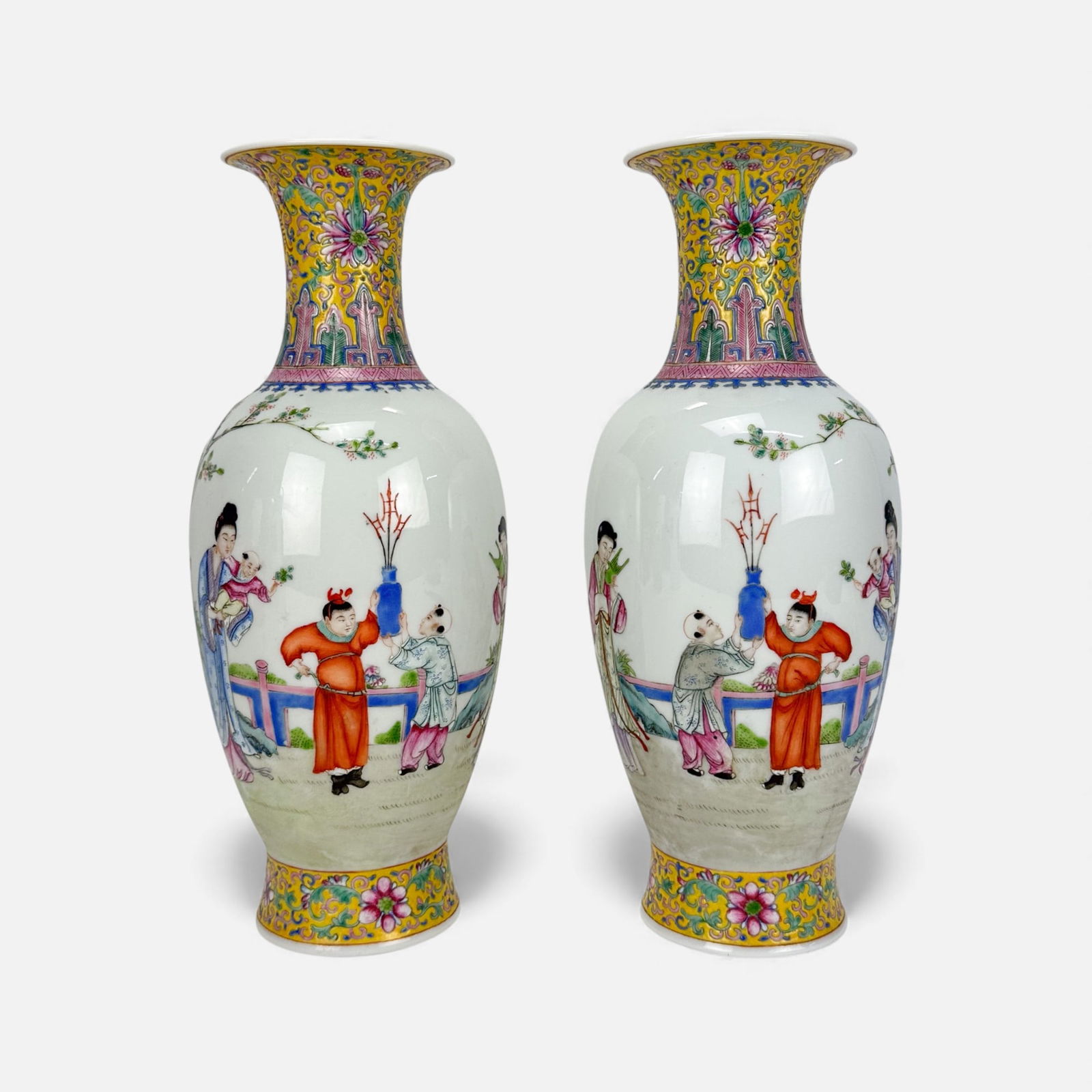 Pair Fine Early 20thC Vintage Chinese Famille Rose Porcelain Vases (1 of 11)