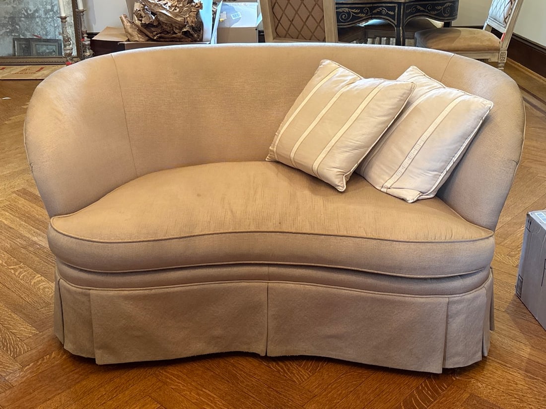 Pearson Kidney Shaped Upholstered Loveseat Sofa #1 w/Matching Throw Pillows - 2