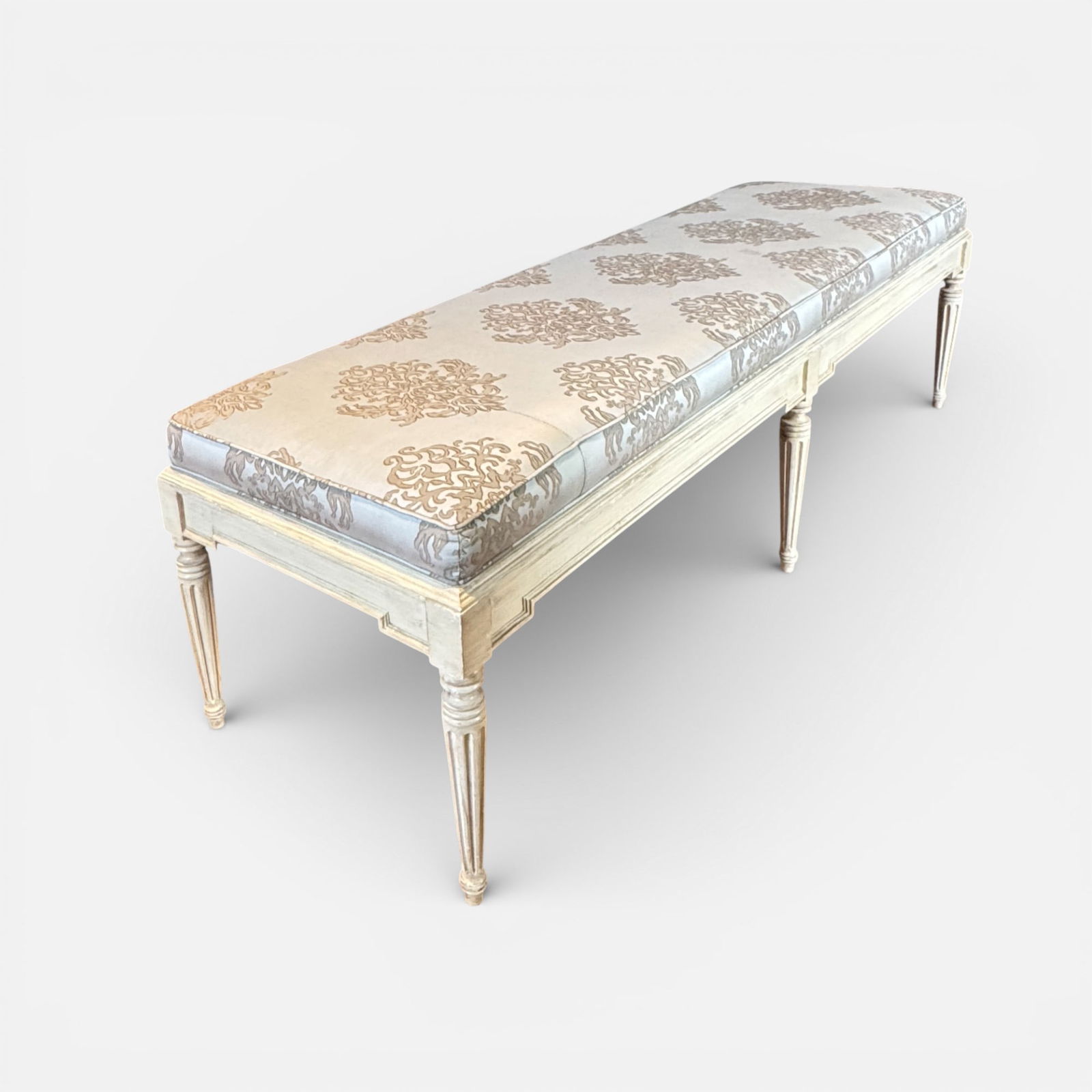 Hickory Chair Cluny Damask Upholstered Painted and Carved Wood Bench: Good, with minor discoloration to upholstery. See photos. Receipts not included.For shipping, we highly recommend Donald Camden at UPS Store 4608. Alternatively, reach out to one of our preferred