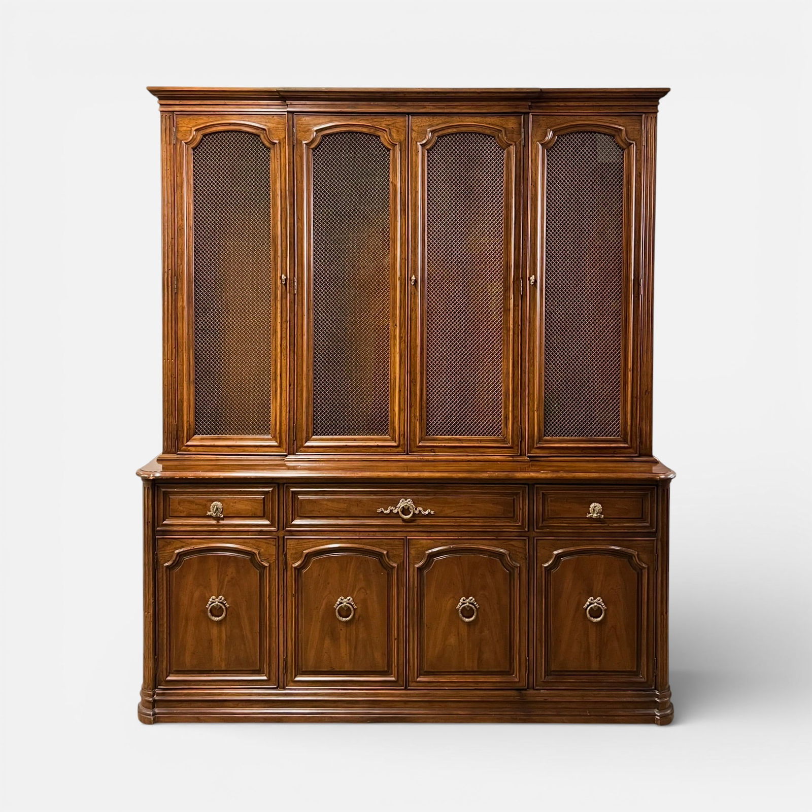 Henredon Vintage Folio Six Regency Style Walnut 2-Piece China/Display Cabinet: Very good condition. Glass shelves included (not shown).For shipping, we highly recommend Donald Camden at UPS Store 4608. Alternatively, reach out to one of our preferred shippers listed at the link