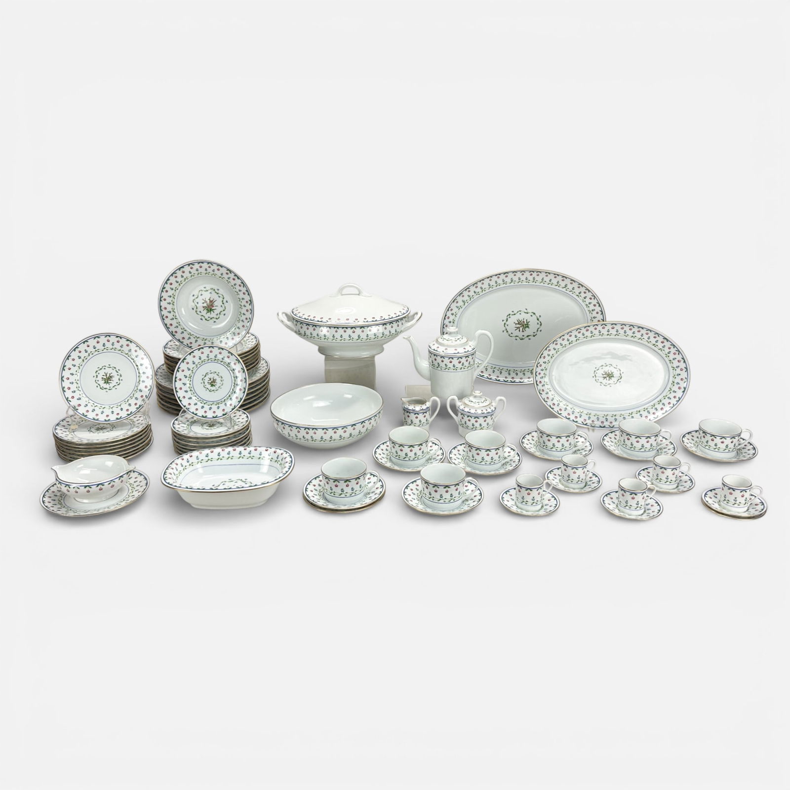 Ceralene Limoges "Lafayette" Porcelain Service Set 60 pcs: Seven 11" plates, Eight 9" dishes (one with chip), eight 7 3/4" plates, eight 6 1/2" plates, five 2 1/2" cups, six 6" saucers, five 2" cups, six 4 1/4" saucers, 2 14" x 7" double-spout saucebowl on un