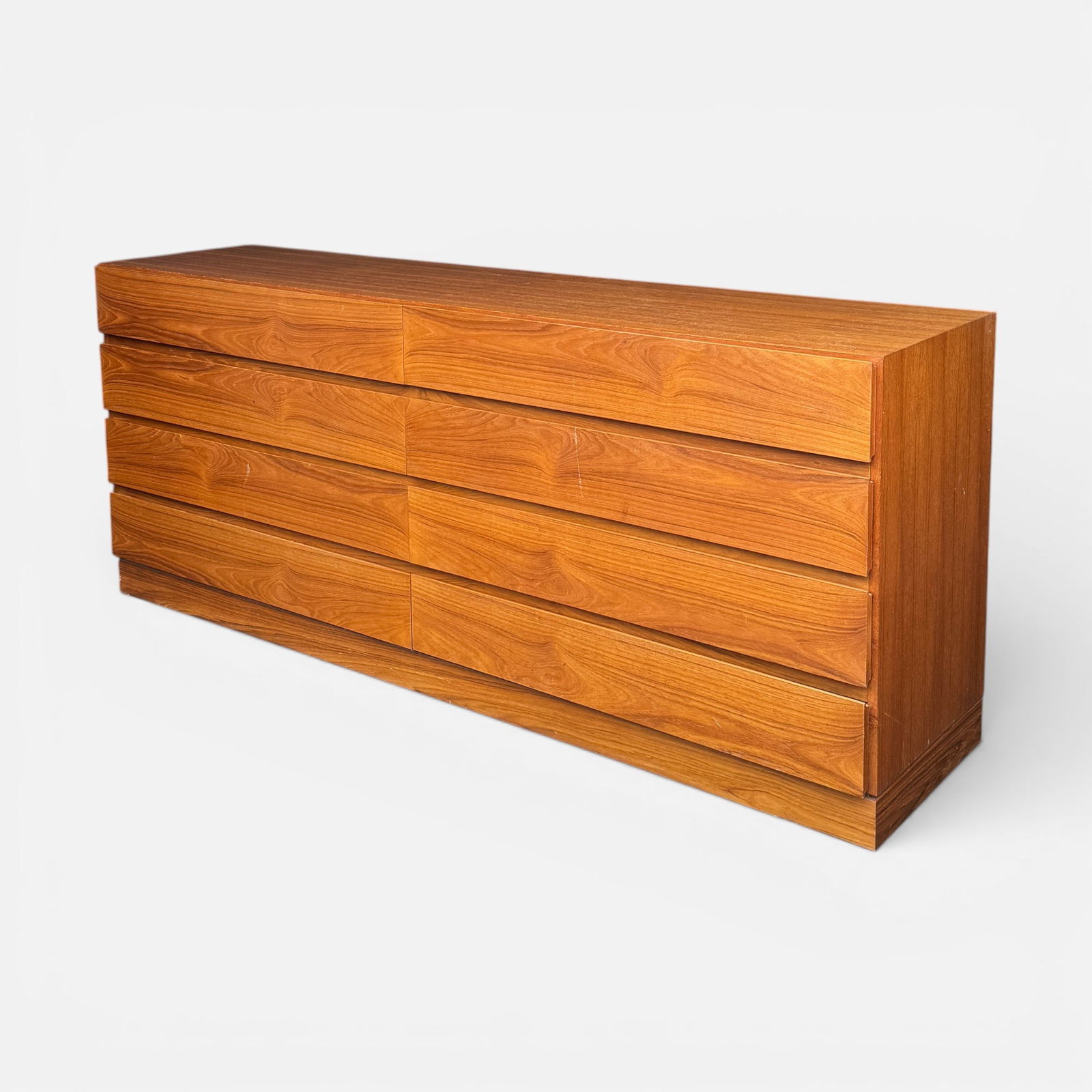 Arne Wahl Iversen for Vinde Mobelfabrik Teak 8-Drawer Low Dresser (1 of 9)