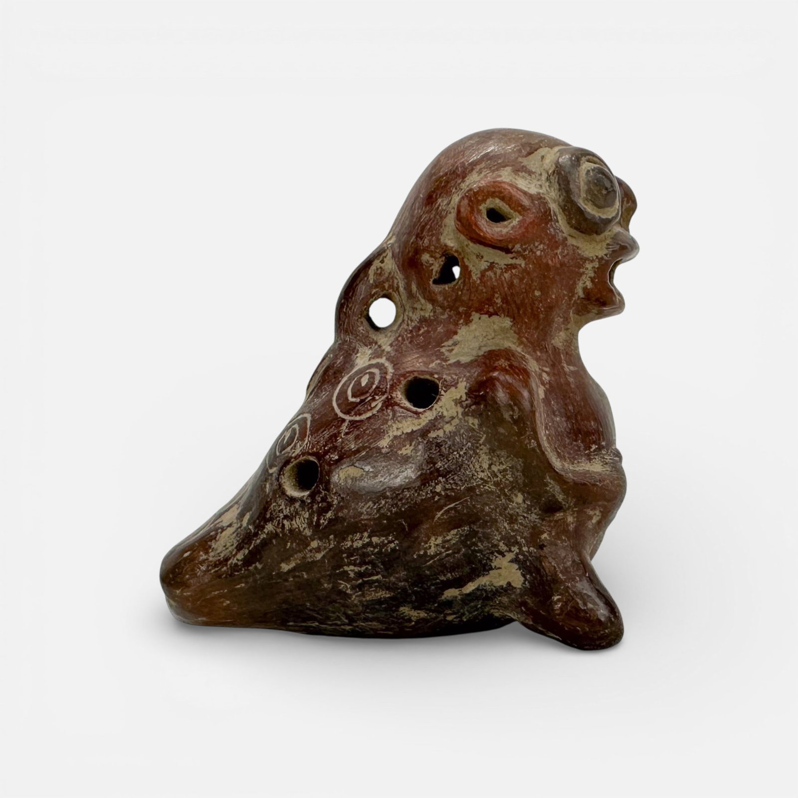 Pre-Colombian Costa Rican Anamporphic Pottery Ocarina Flute Whistle: Very good, with no apparent or obvious repairs.For shipping, we highly recommend Donald Camden at UPS Store 4608. Alternatively, reach out to one of our preferred shippers listed at the link below or