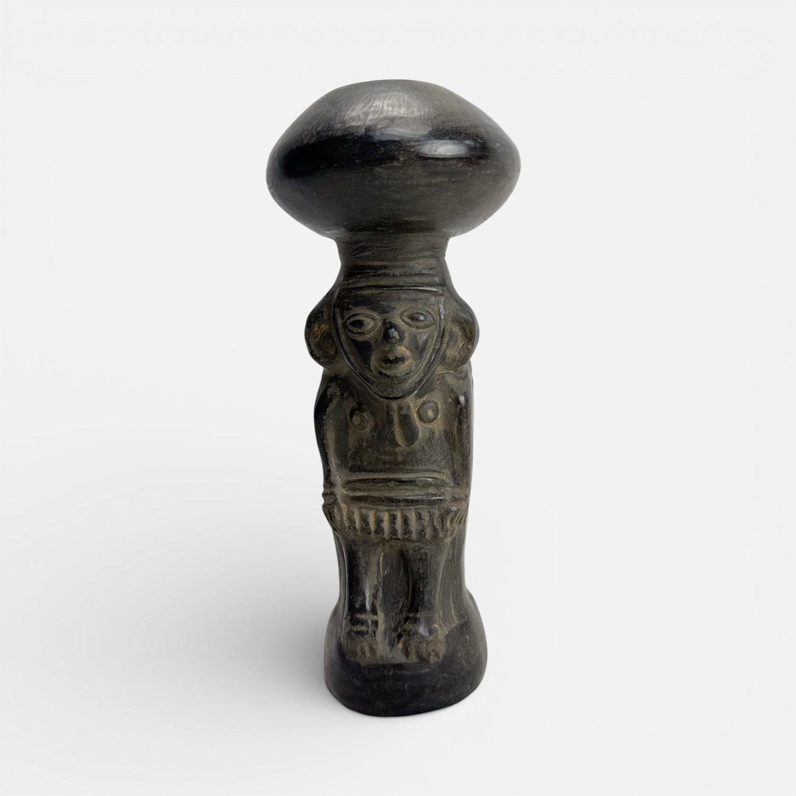 Pre-Colombian Chimu Black Pottery Offering Cup: Appears to be in complete original condition.For shipping, we highly recommend Donald Camden at UPS Store 4608. Alternatively, reach out to one of our preferred shippers listed at the link below or el