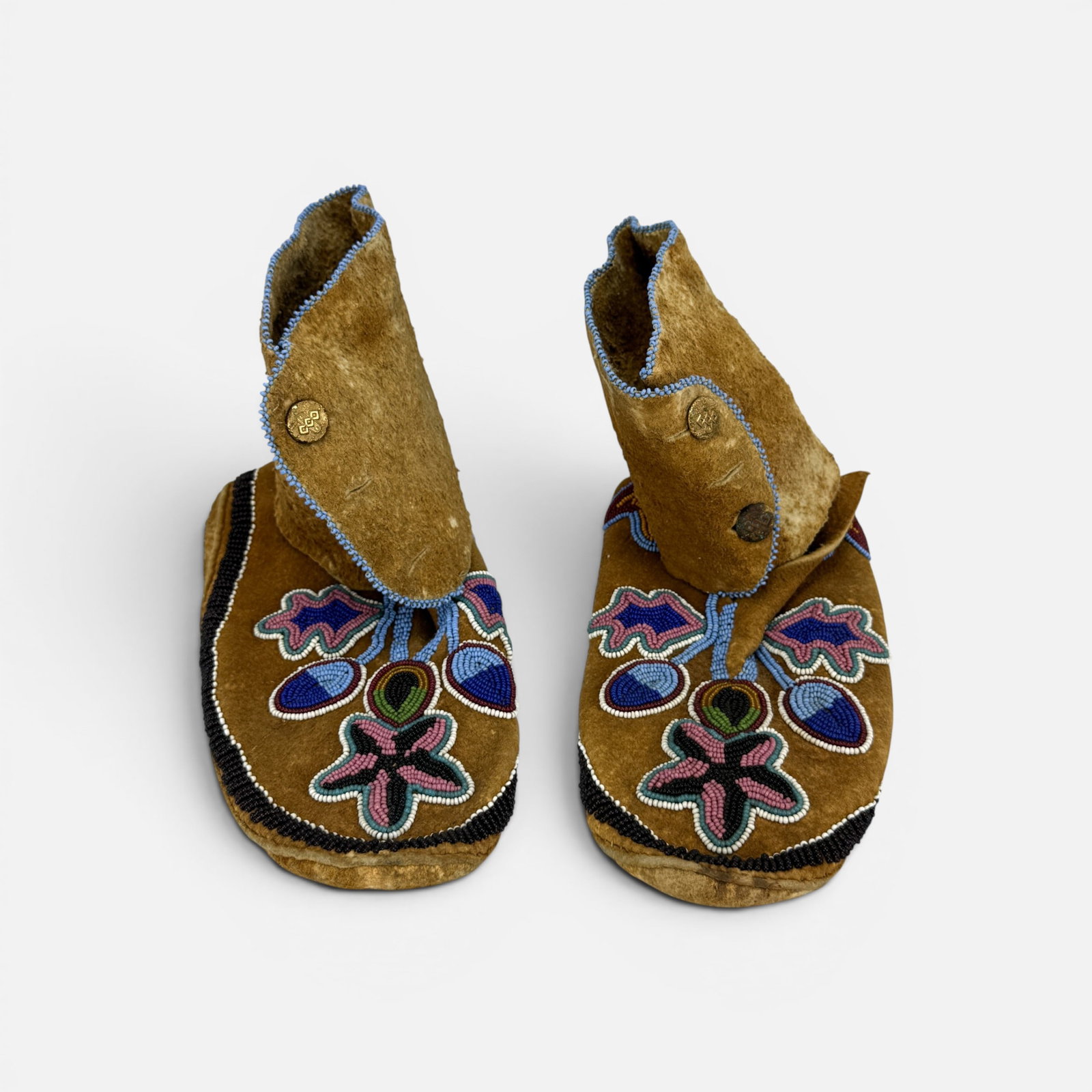 Native American Eastern Woodland Indian Beaded Moccasins (1 of 7)