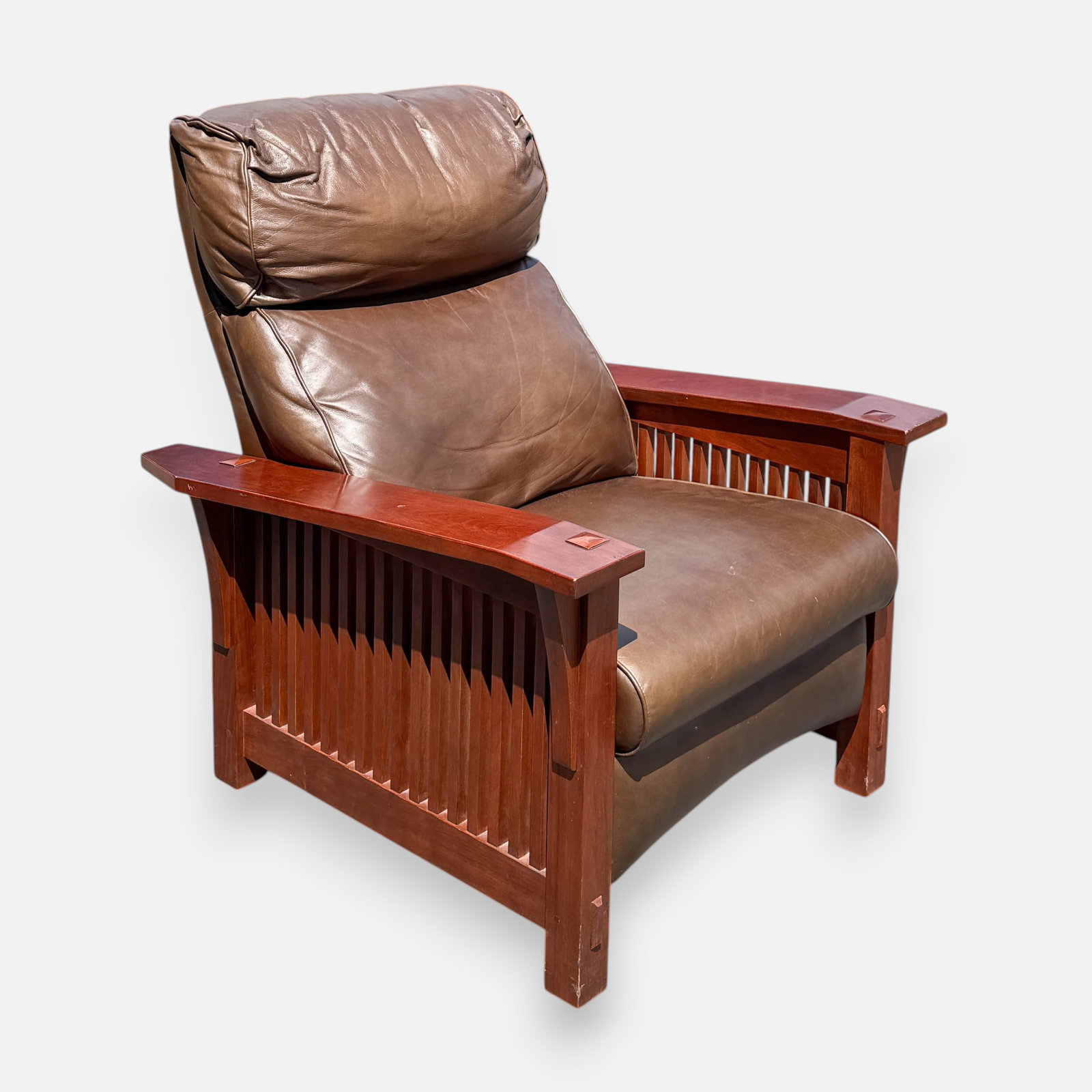 Modern Stickley Slant-Arm Spindle Side Reclining Morris Chair Cherry Hardwood: For shipping, we highly recommend Donald Camden at UPS Store 4608. Alternatively, reach out to one of our preferred shippers listed at the link below or elect for LiveShipping in the checkout screen.