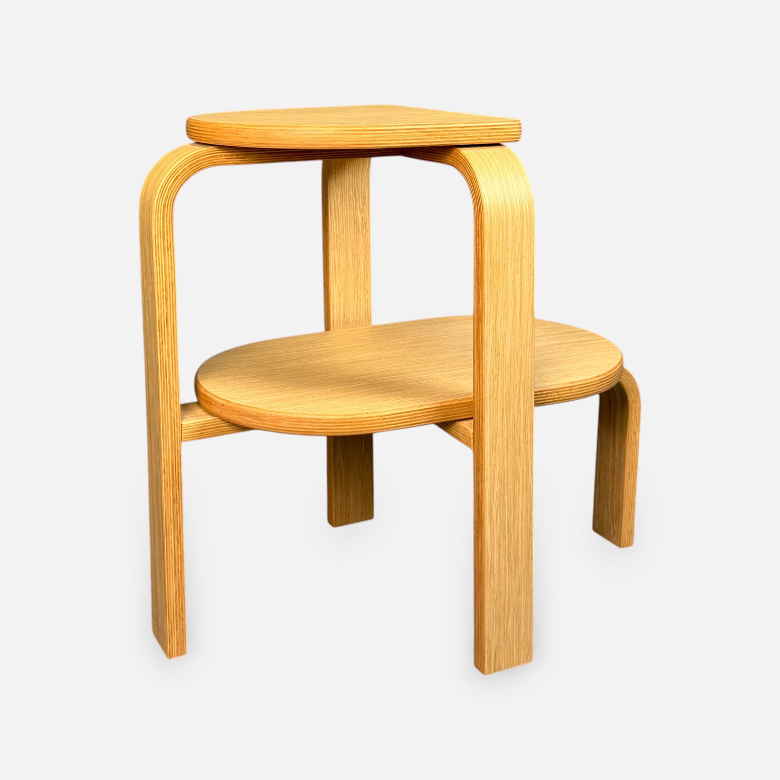 Case "Altura" Step Stool Stand Side Table: Very good condition as shown. For shipping, we highly recommend Donald Camden at UPS Store 4608. Alternatively, reach out to one of our preferred shippers listed at the link below or elect for LiveShi