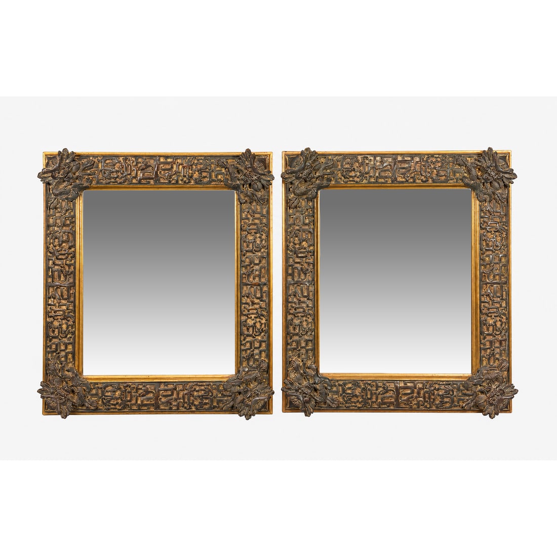 Pair Carvers' Guild "Newport Dragon" Chinoiserie Gilt Wood Wall Mirrors: Very good condition as shown. For shipping, we highly recommend Donald Camden at UPS Store 4608. Alternatively, reach out to one of our preferred shippers listed at the link below or elect for LiveShi
