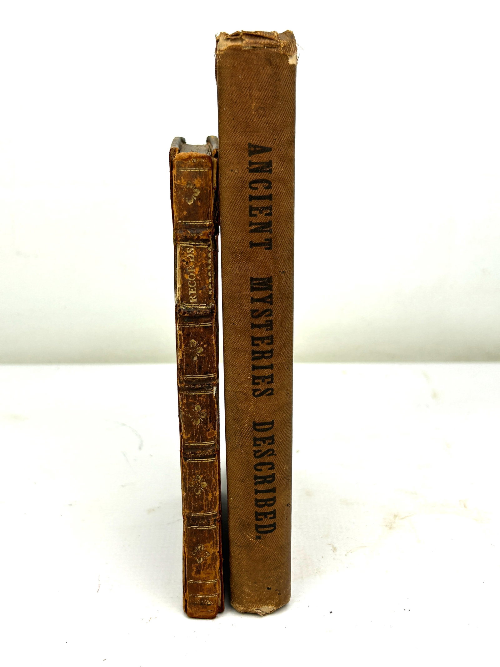 "Ancient Mysteries Described" 1823 By William Hone, "Report House of Lords" 1719 Antique Book: Leather bound and cloth bound. Gilt-stamped spine, fair to good condition. For shipping, we highly recommend Donald Camden at UPS Store 4608. Alternatively, reach out to one of our preferred shippers 