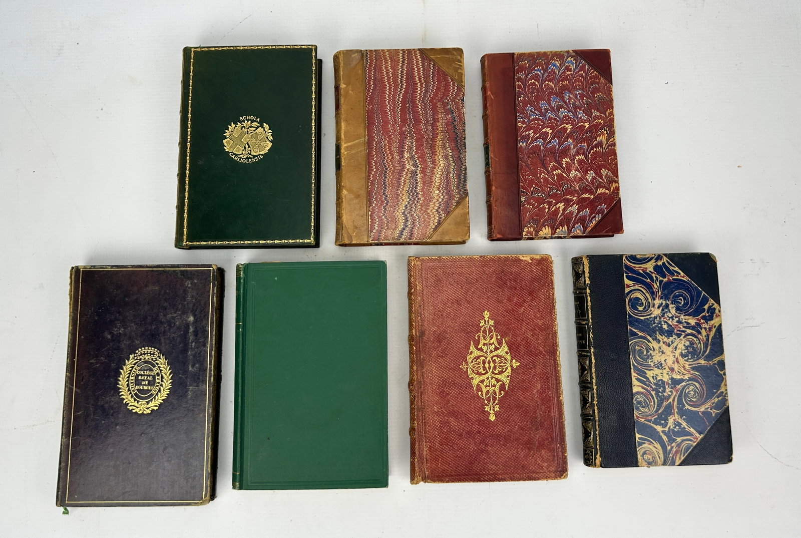 Collection of Seven Antique Leather and Cloth Books History, Poetry, Hawthorne, J.F. Cooper 19thC: Overall fair to good. 19th century leather and cloth bound with gilt-stamped spines and illustrations. Please view all pictures. For shipping, we highly recommend Donald Camden at UPS Store 4608. Alte